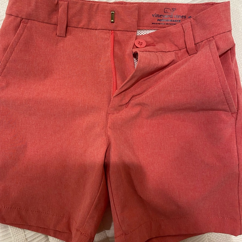 Vineyard Vines Performance shorts Size 5